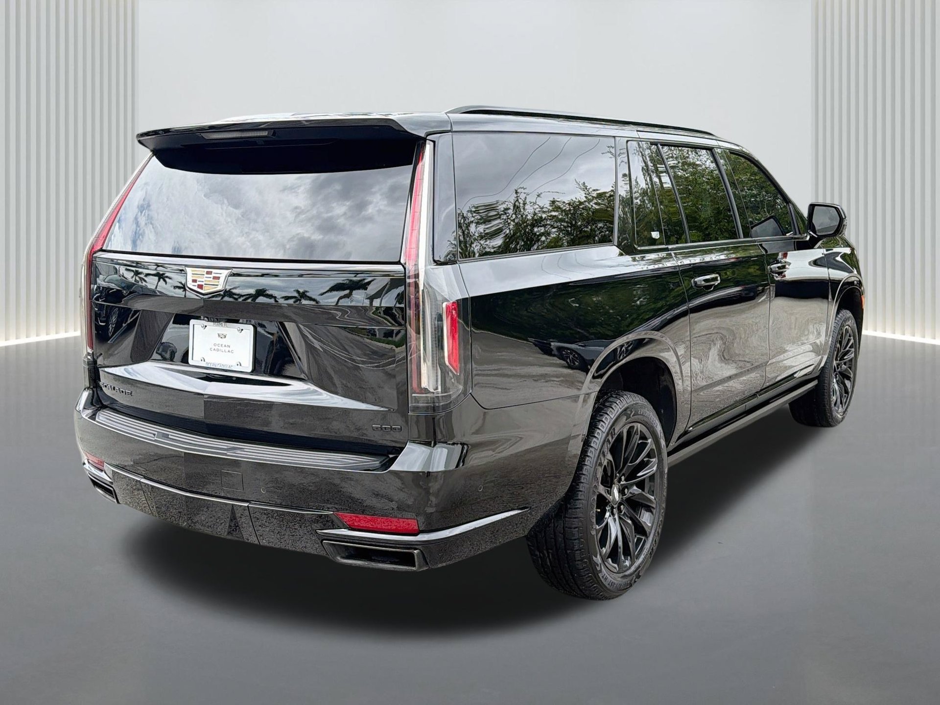 Certified 2023 Cadillac Escalade ESV Sport Platinum w/ LPO, ONYX Package RWD image 6