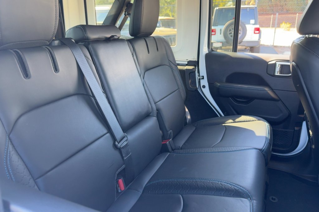Used 2024 Jeep Wrangler High Altitude AWD/4WD image 13