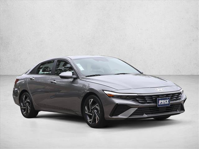 Certified 2024 Hyundai Elantra SEL w/ Convenience Package FWD image 3