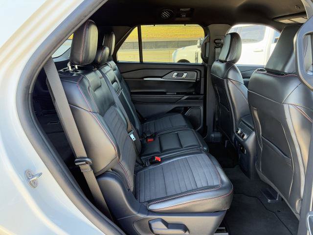 Certified 2025 Ford Explorer ST-Line w/ Premium Package RWD image 28