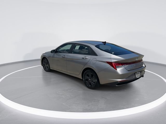 Used 2023 Hyundai Elantra Blue FWD image 5