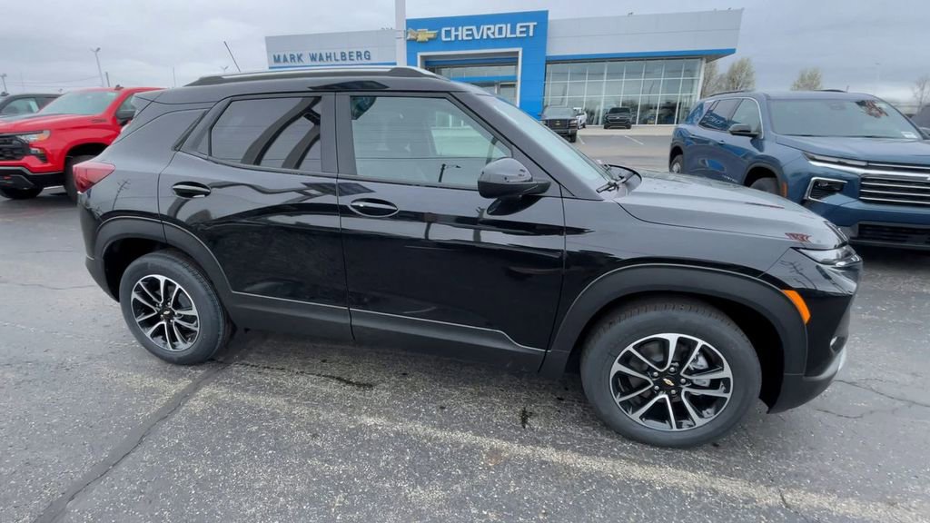 New 2026 Chevrolet TrailBlazer LT w/ Convenience Package image 3