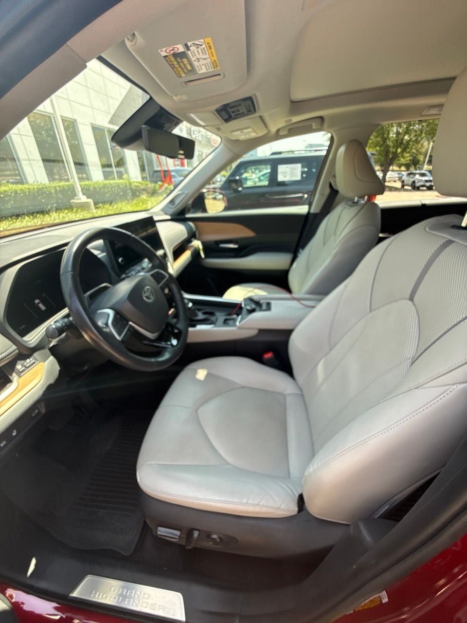 Used 2024 Toyota Grand Highlander AWD image 4