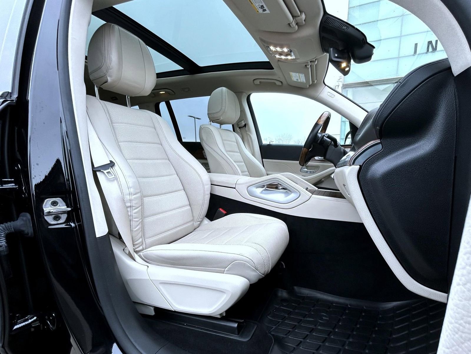 Used 2022 Mercedes-Benz GLS 580 4MATIC image 15