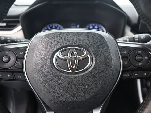 Used 2020 Toyota RAV4 XLE Premium image 10