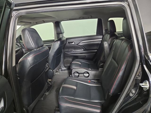 Used 2019 Toyota Highlander SE image 15