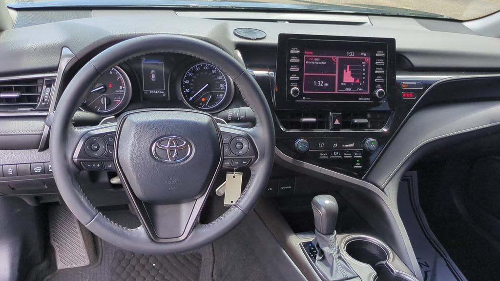 Used 2021 Toyota Camry SE FWD image 16