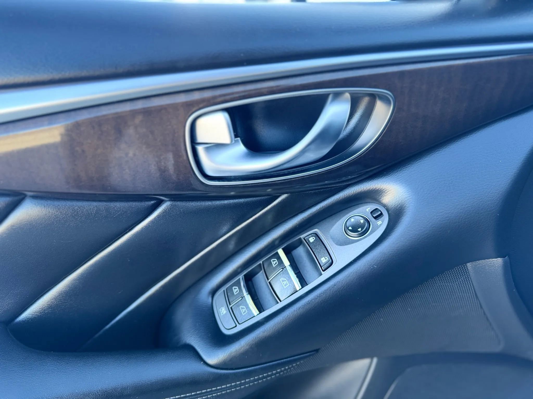 Used 2018 INFINITI Q50 Luxe AWD/4WD image 37
