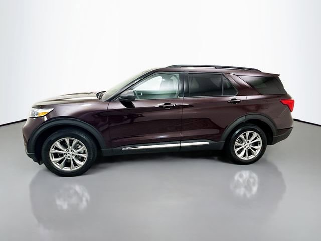 Used 2023 Ford Explorer XLT w/ Equipment Group 202A image 4