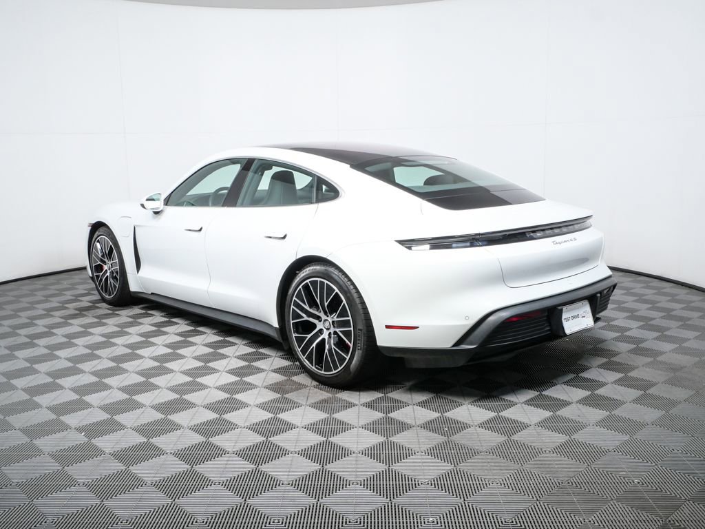 Certified 2022 Porsche Taycan 4S image 3