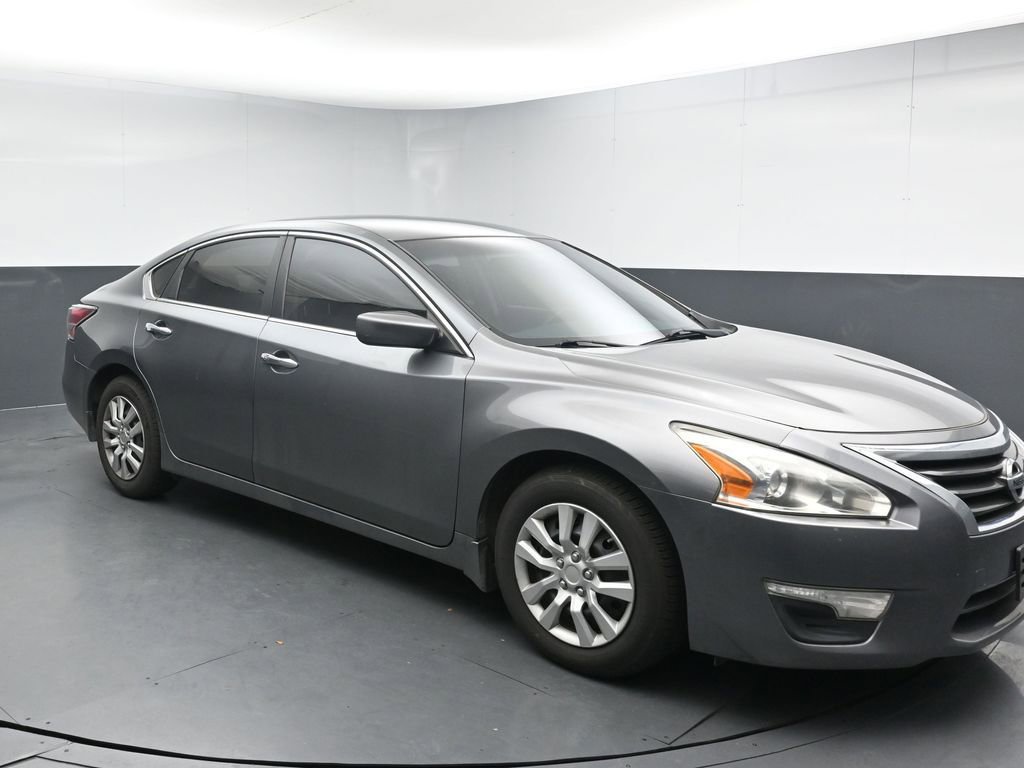 Used 2015 Nissan Altima 2.5 S w/ Power Driver Seat Package FWD image 2