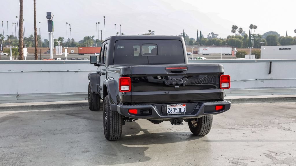 Used 2023 Jeep Gladiator Sport AWD/4WD image 7