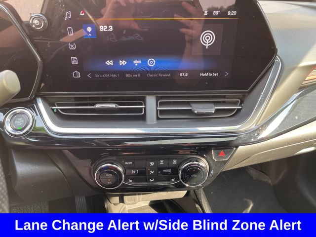 Used 2024 Chevrolet Trax RS w/ Sunroof Package FWD image 18