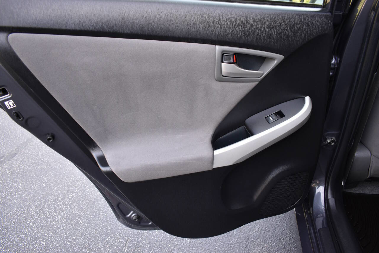 Used 2013 Toyota Prius Three image 13