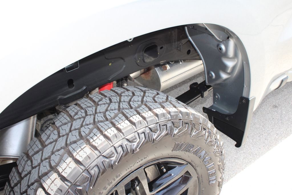 Used 2025 Chevrolet Silverado 1500 Custom Trail Boss AWD/4WD image 19