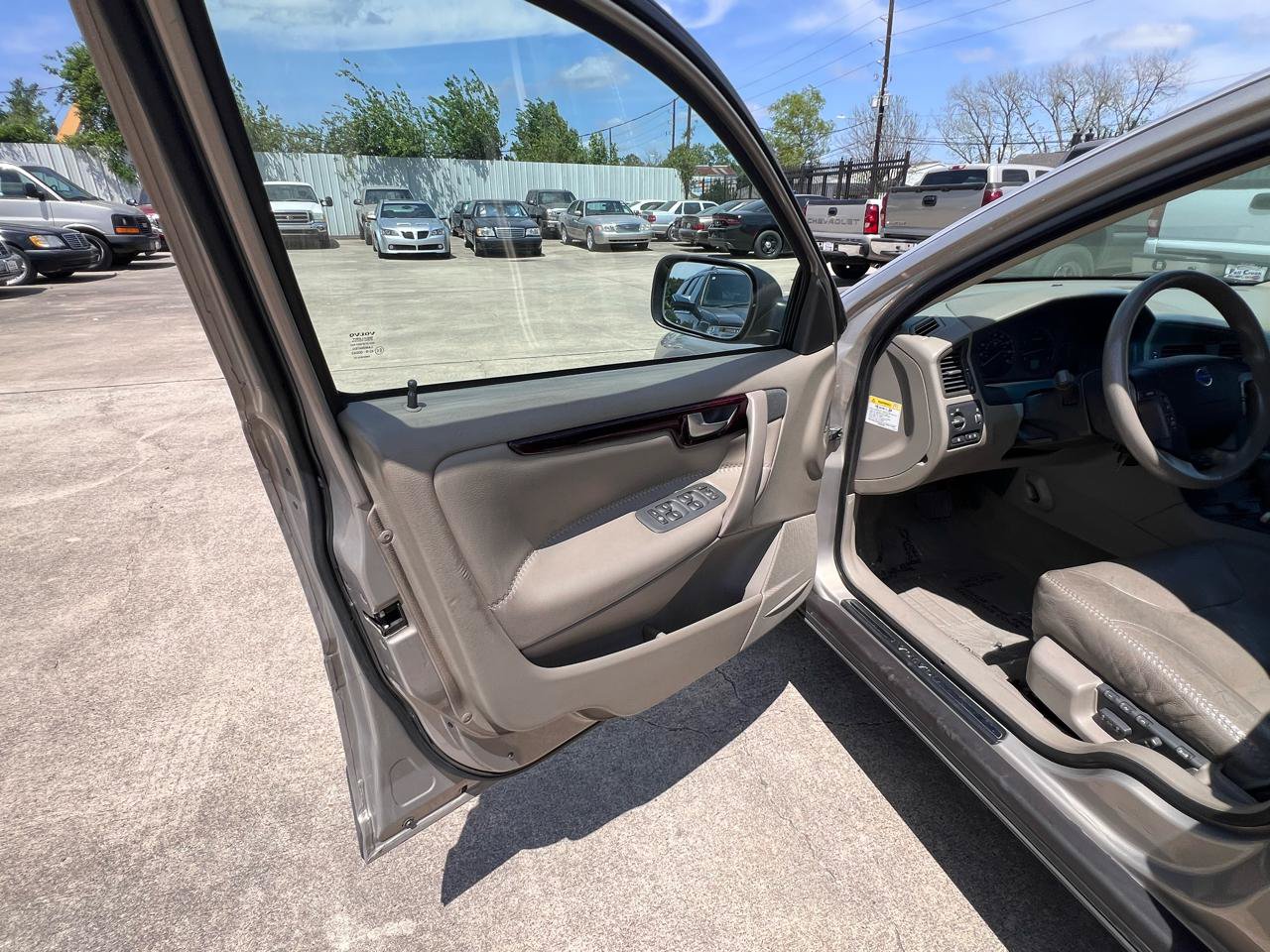 Used 2002 Volvo V70 Cross Country AWD/4WD image 19