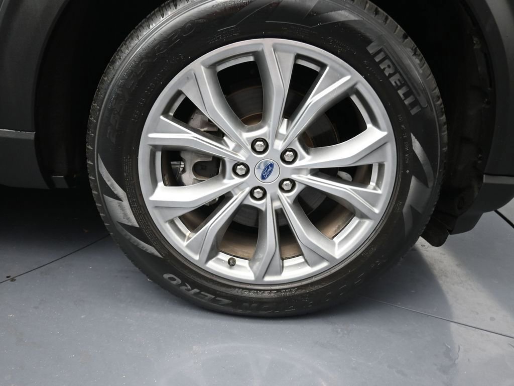 Used 2023 Ford Explorer XLT w/ Equipment Group 202A image 5