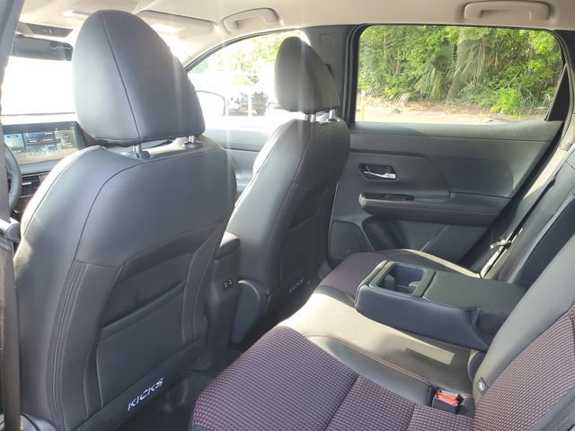 Certified 2025 Nissan Kicks SR image 10