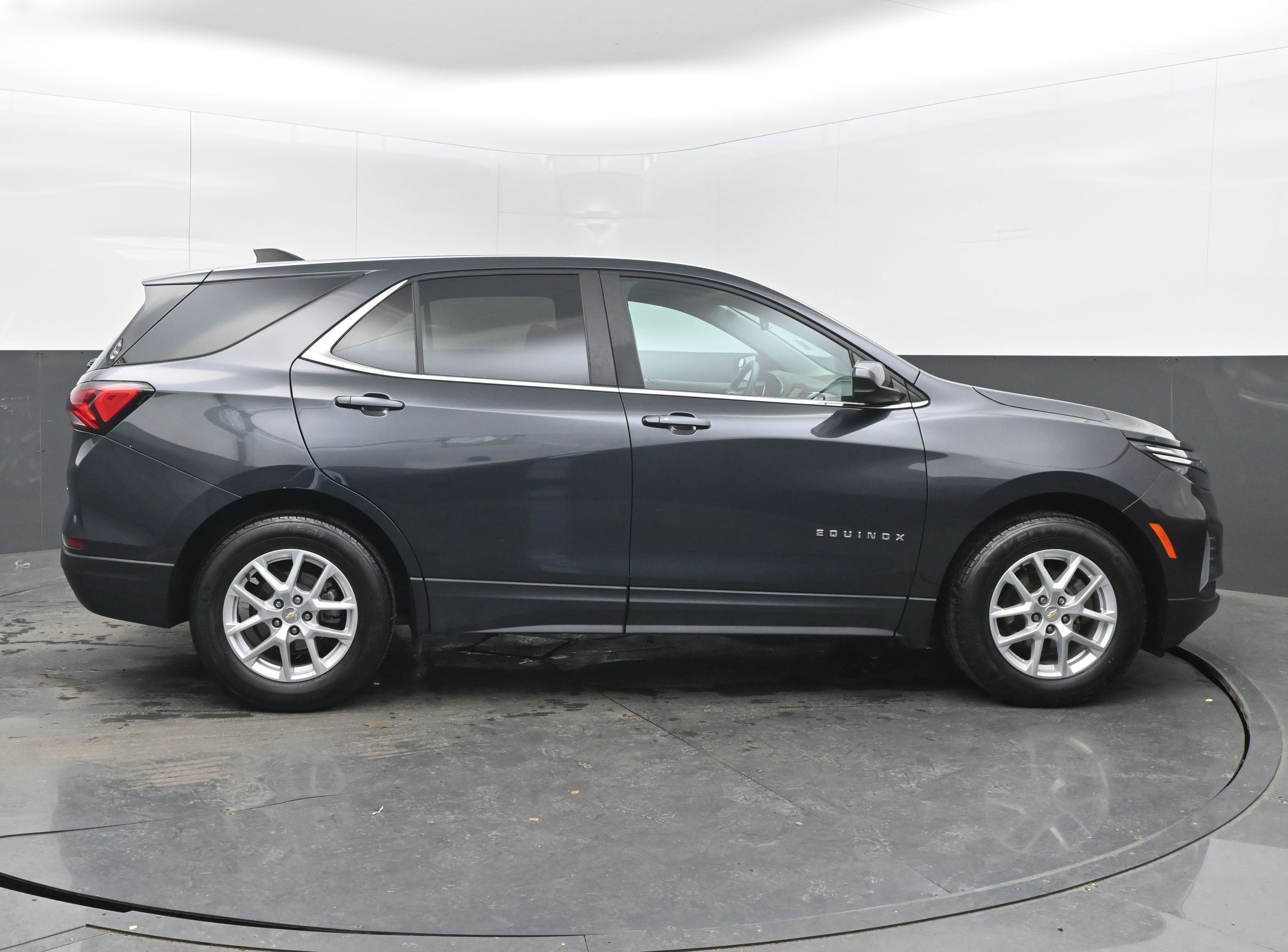 Used 2023 Chevrolet Equinox LT image 10