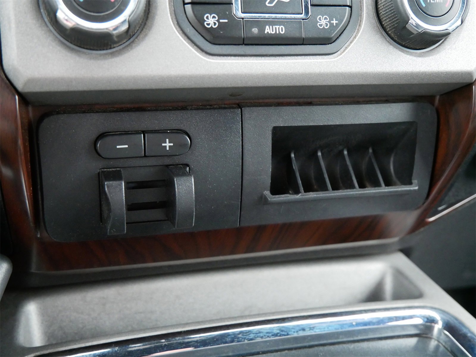 Used 2015 Ford F450 Lariat image 24