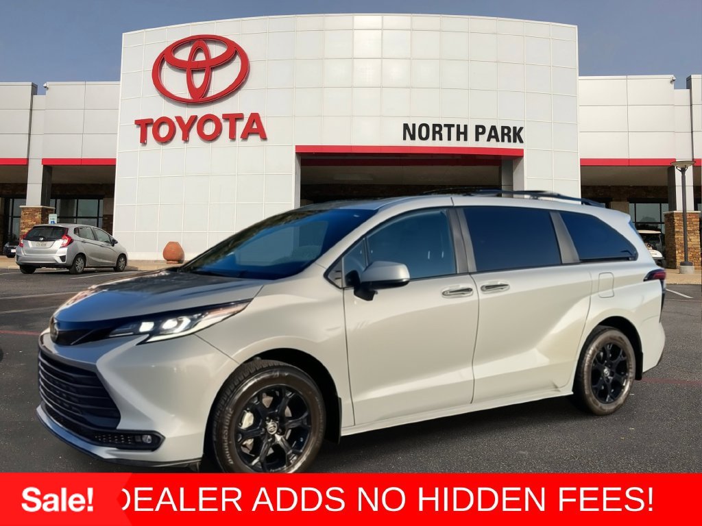 Certified 2025 Toyota Sienna XLE Woodland Edition AWD/4WD image 1