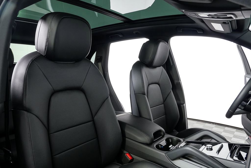 New 2026 Porsche Cayenne image 25