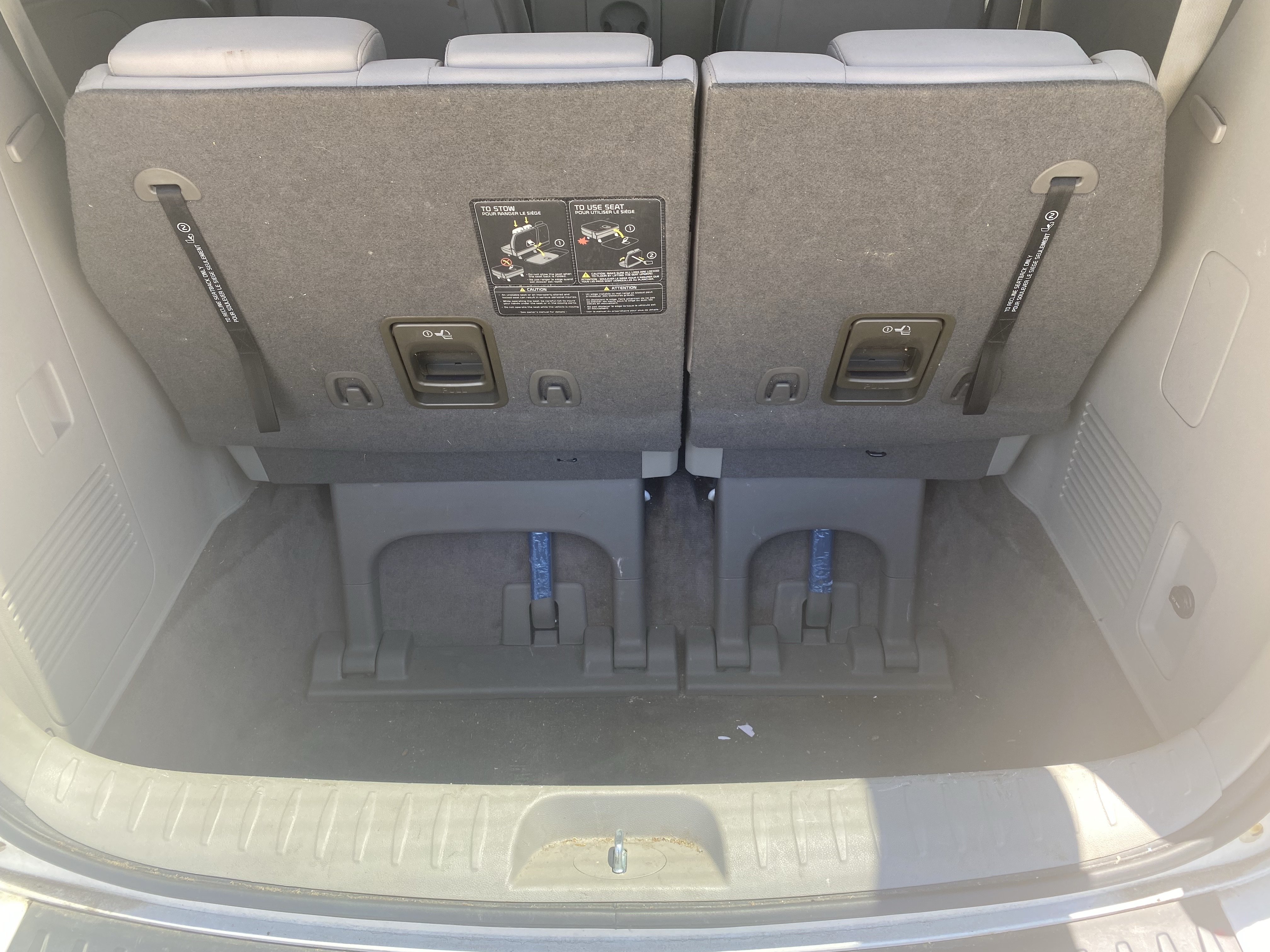 Used 2021 Kia Sedona LX FWD image 11