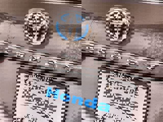 Used 2022 Toyota Camry XLE image 8