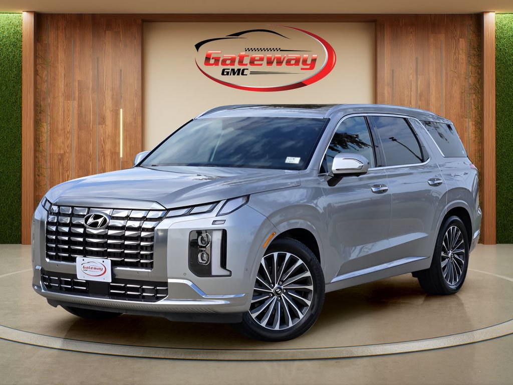 Used 2023 Hyundai Palisade Calligraphy FWD image 1