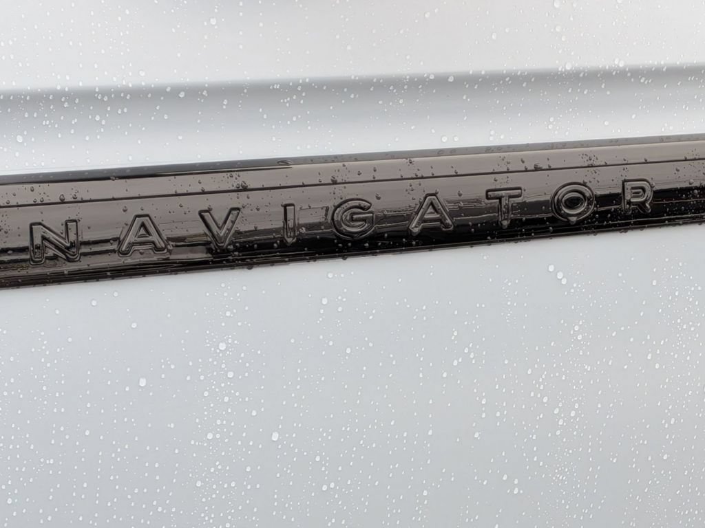 New 2025 Lincoln Navigator Reserve w/ Jet Appearance Package AWD/4WD image 10