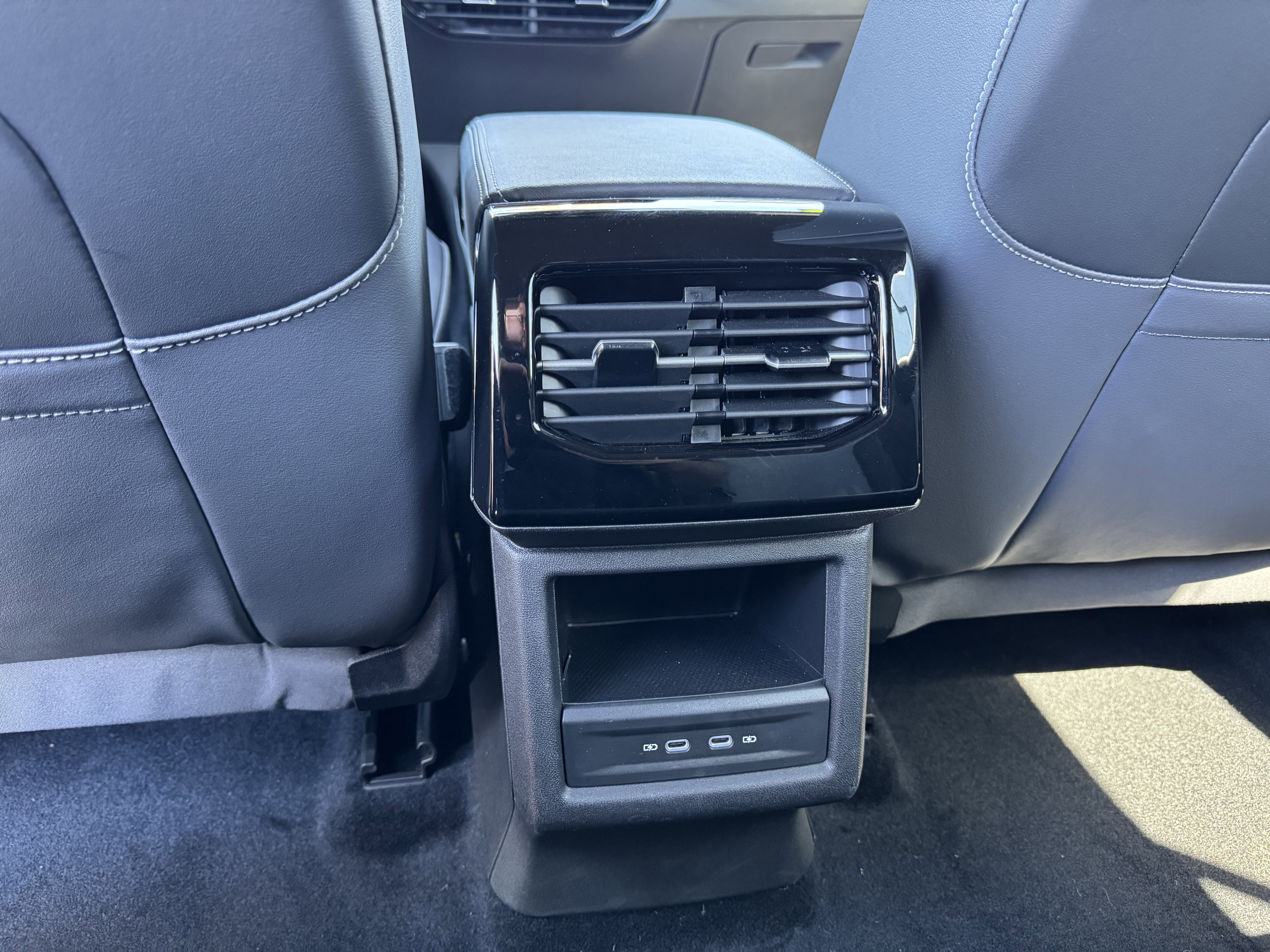 Used 2023 Volkswagen ID.4 Pro image 31