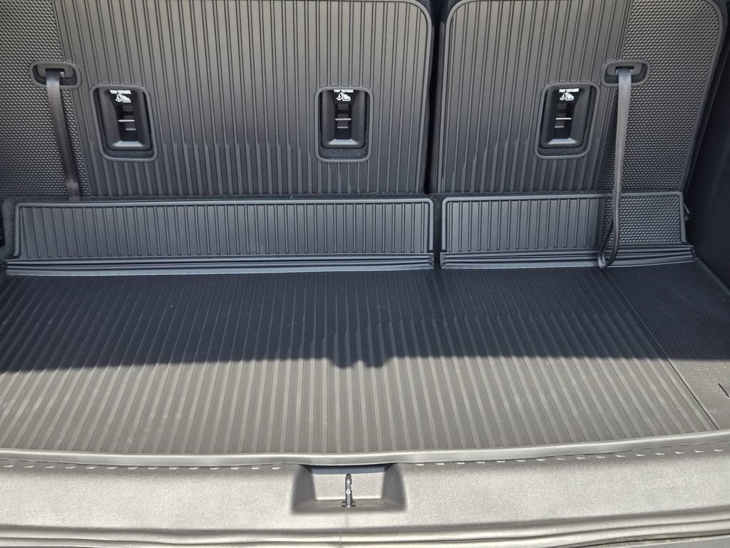 New 2026 Chevrolet Traverse LT w/ Sun and Wheel Package FWD image 23