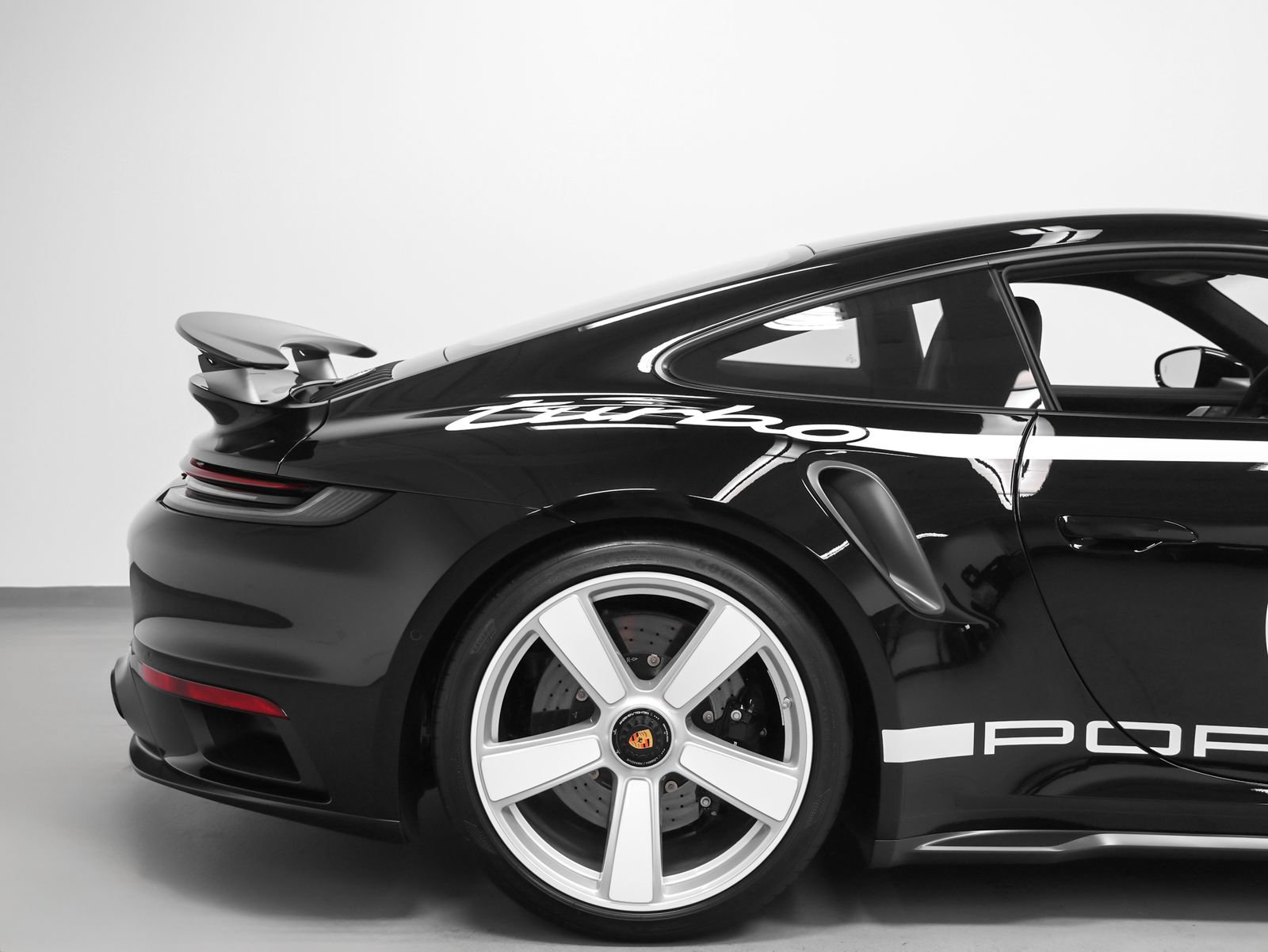 Certified 2025 Porsche 911 Turbo S AWD/4WD image 15