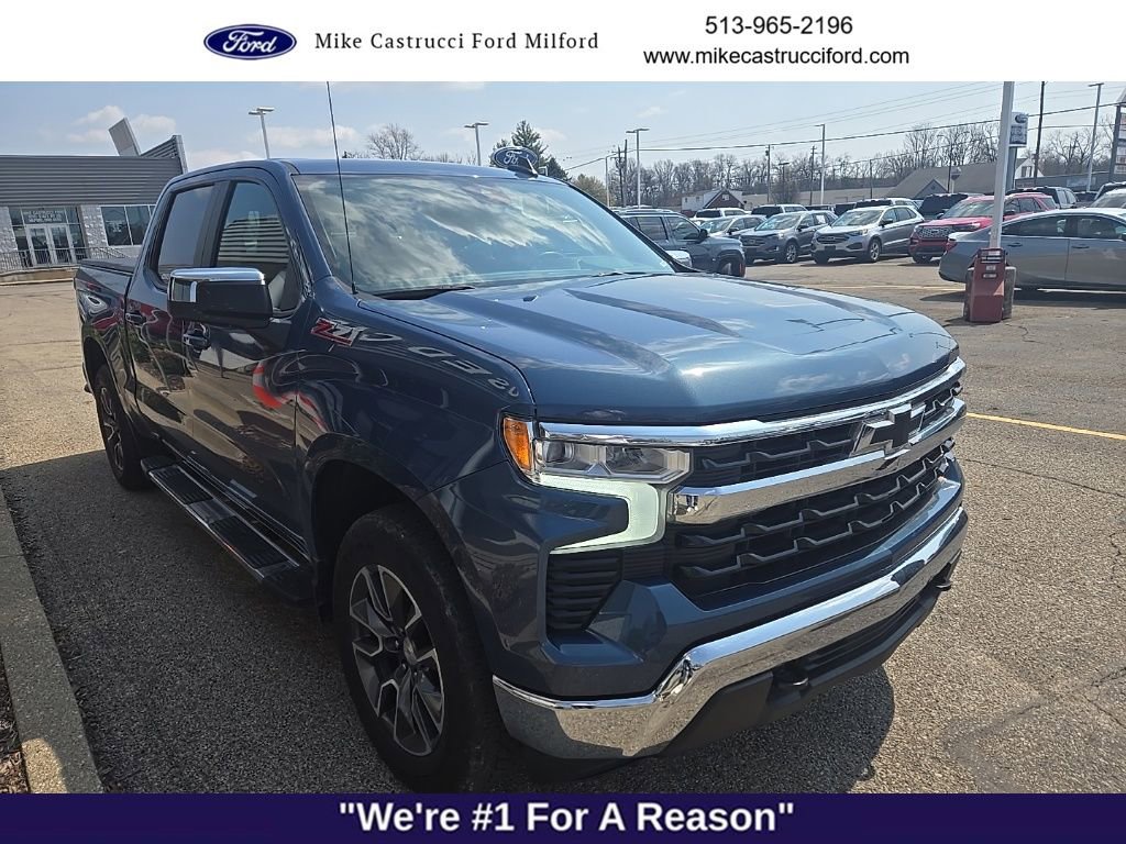 Used 2024 Chevrolet Silverado 1500 LT image 2