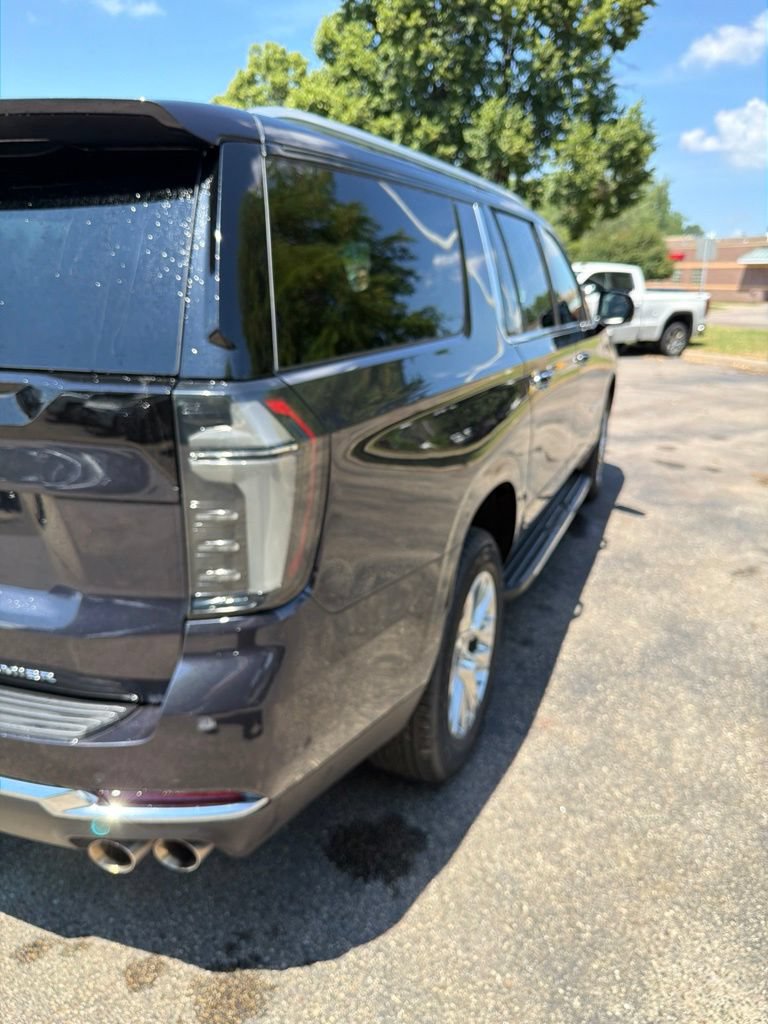 Used 2025 Chevrolet Suburban Premier AWD/4WD image 14