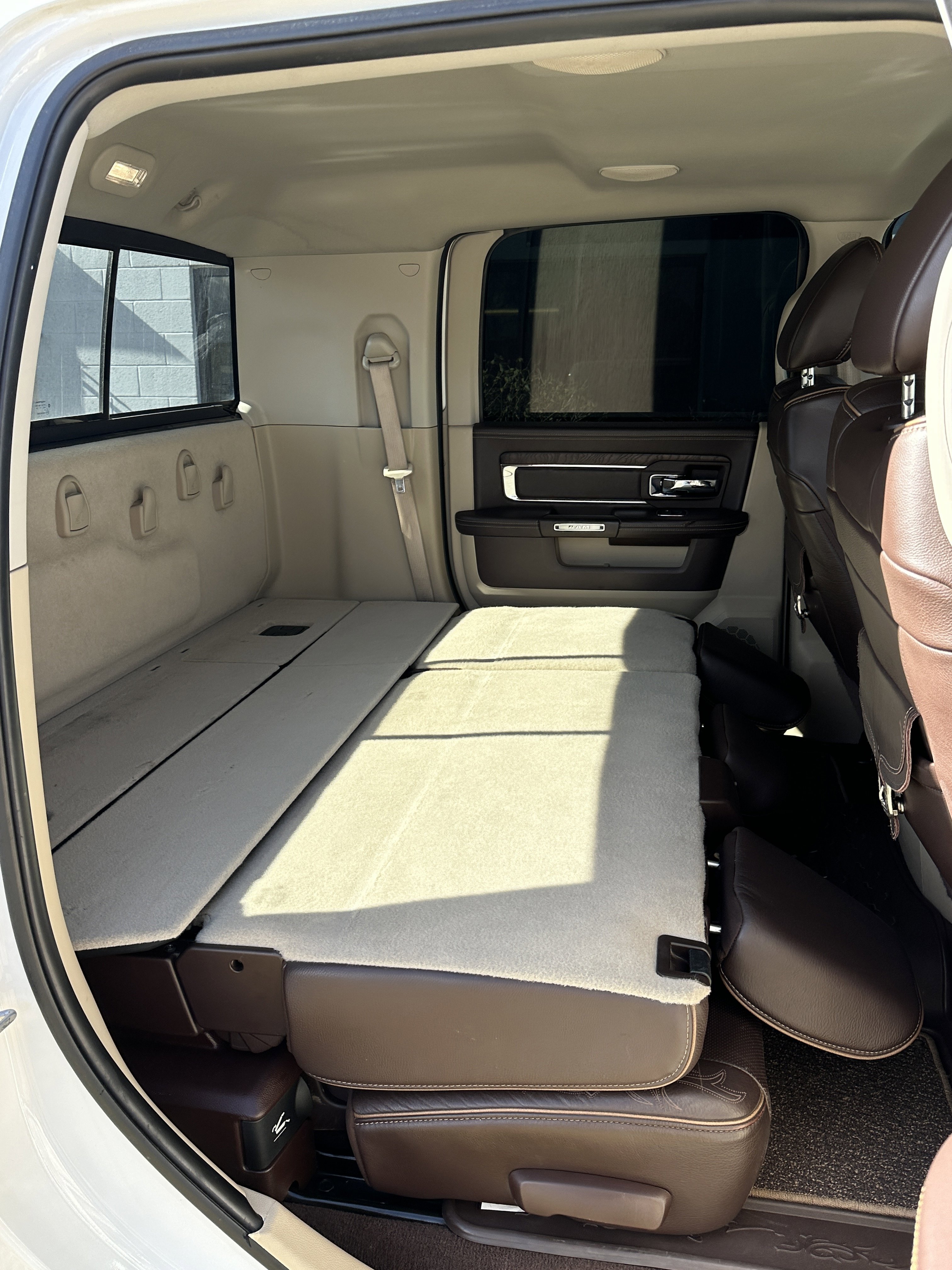Used 2017 RAM 3500 Laramie Longhorn w/ Convenience Group image 37