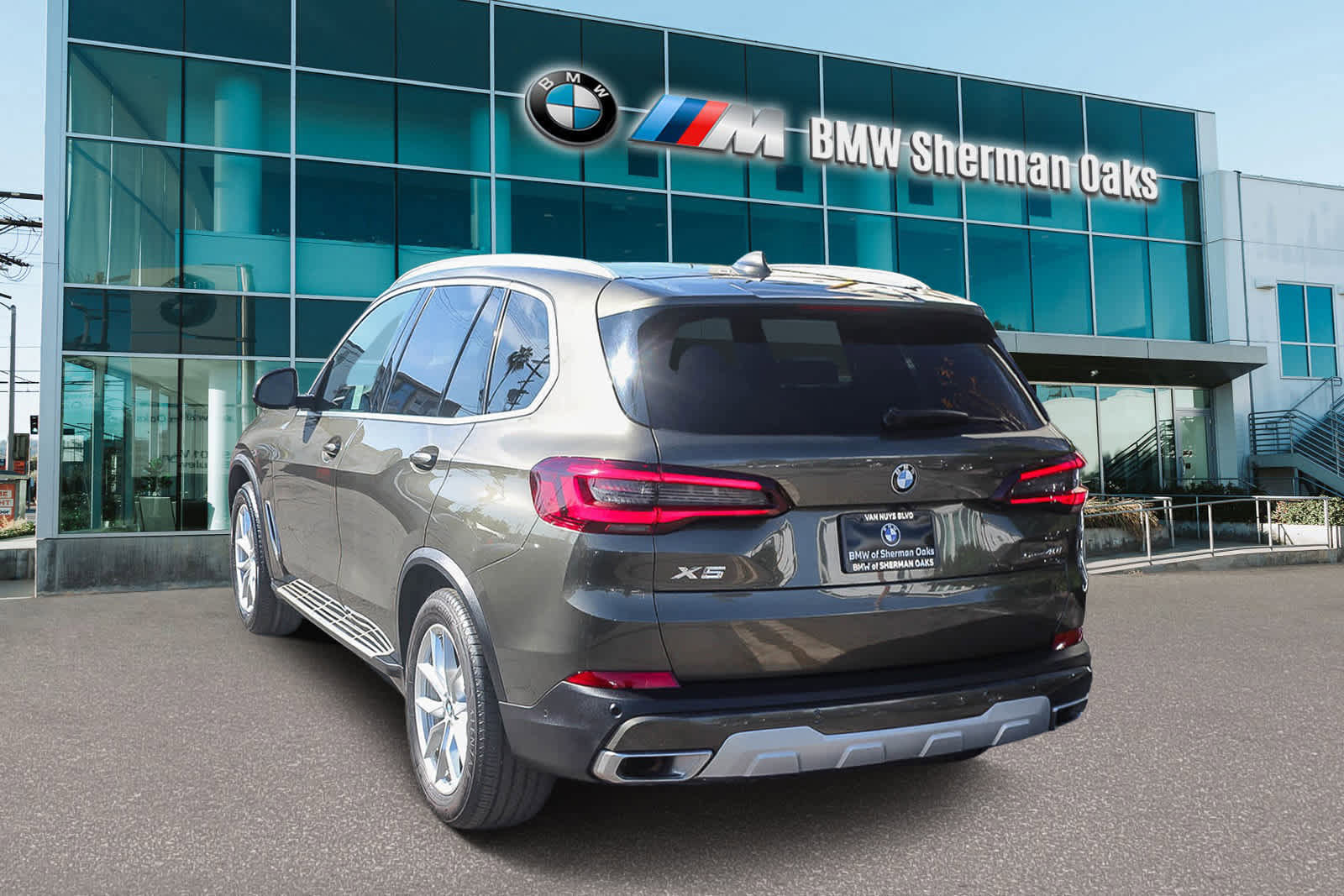 Used 2023 BMW X5 sDrive40i w/ Executive Package image 6