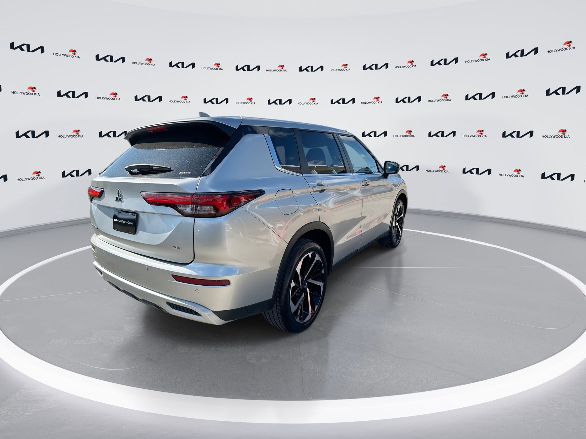 Used 2024 Mitsubishi Outlander SE Black Edition AWD/4WD image 8