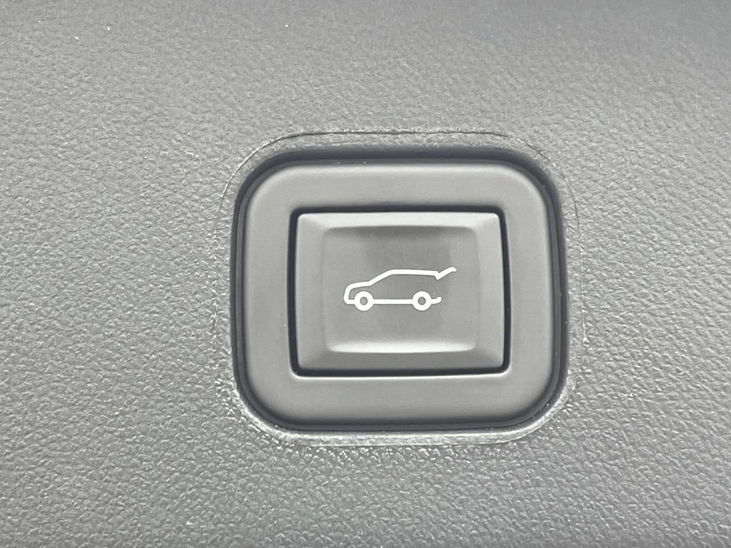 Certified 2024 Cadillac Lyriq Luxury RWD image 13