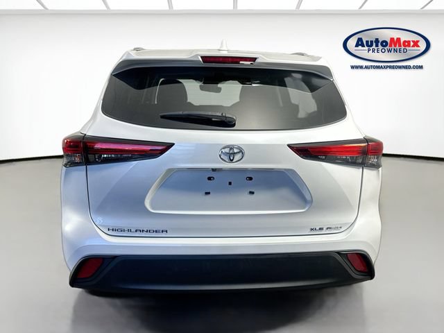 Used 2023 Toyota Highlander XLE AWD/4WD image 8