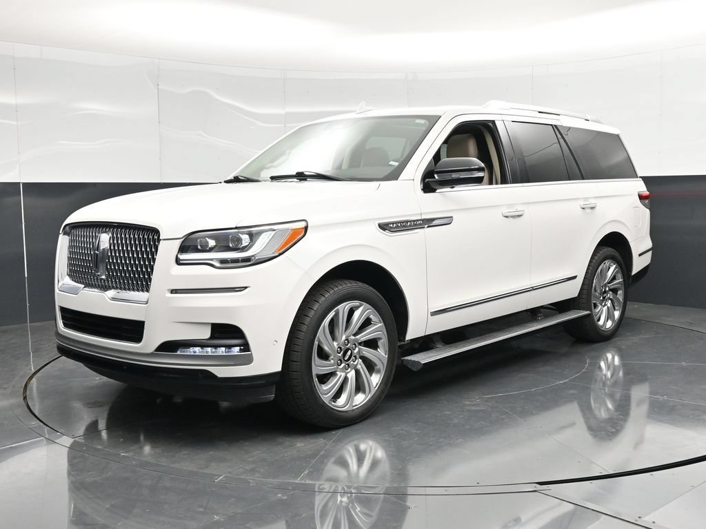 Used 2024 Lincoln Navigator Premiere AWD/4WD image 7