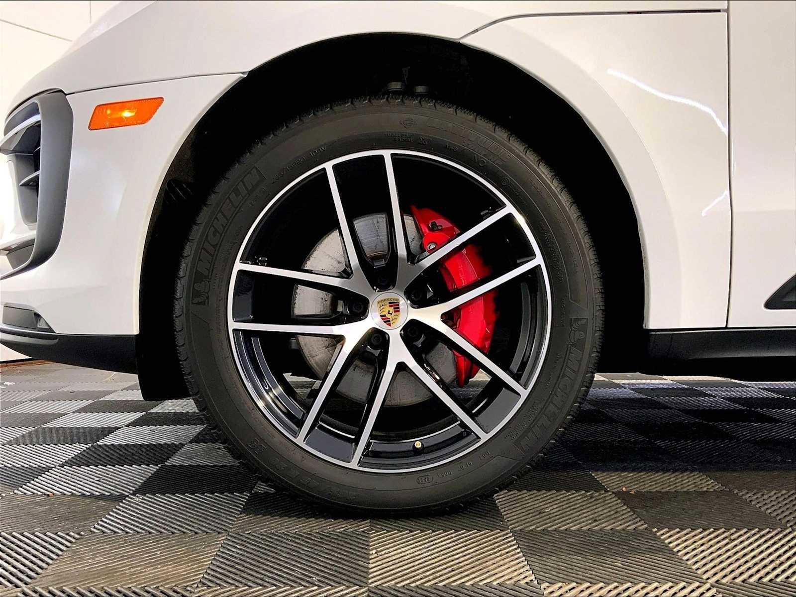 Certified 2023 Porsche Macan S w/ Premium Package Plus image 11