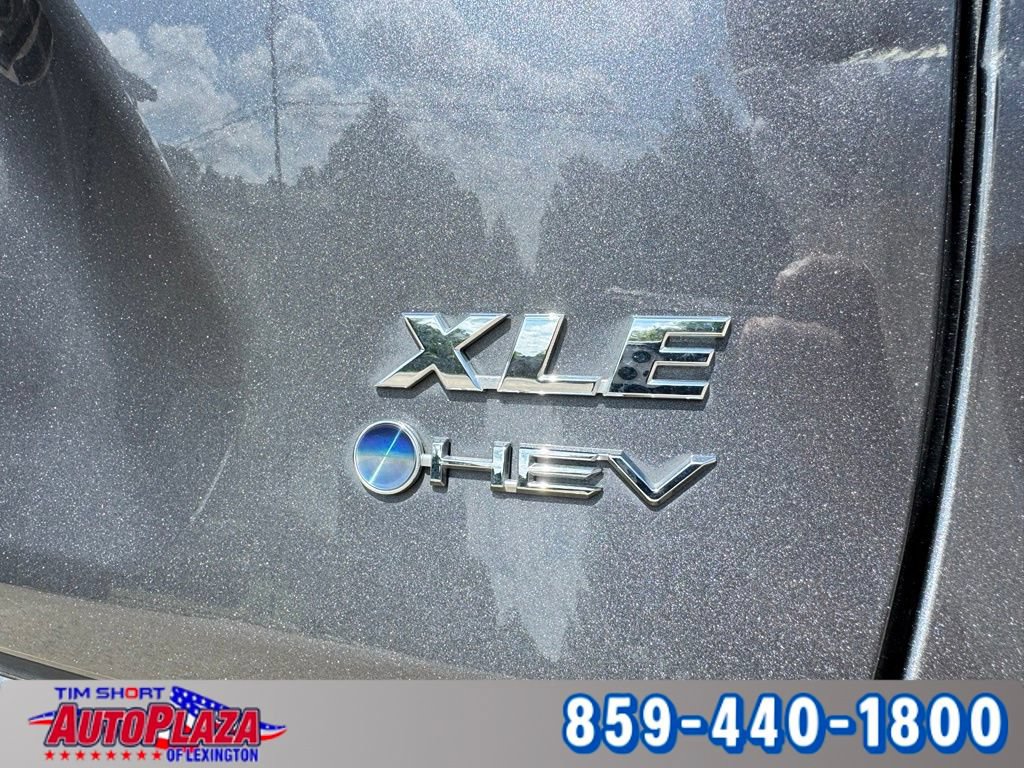 Used 2025 Toyota RAV4 XLE AWD/4WD image 19