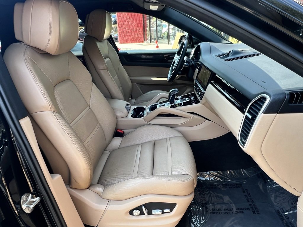 Used 2021 Porsche Cayenne Coupe image 31
