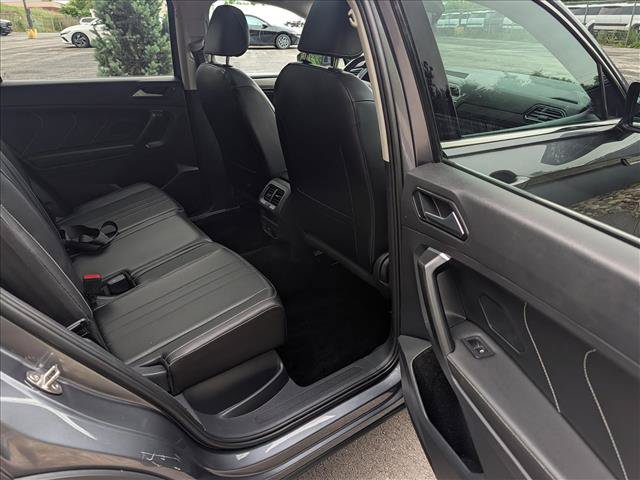 Used 2023 Volkswagen Tiguan SE w/ Panoramic Sunroof Package AWD/4WD image 14