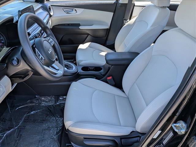 Used 2022 Kia Forte LXS FWD image 15