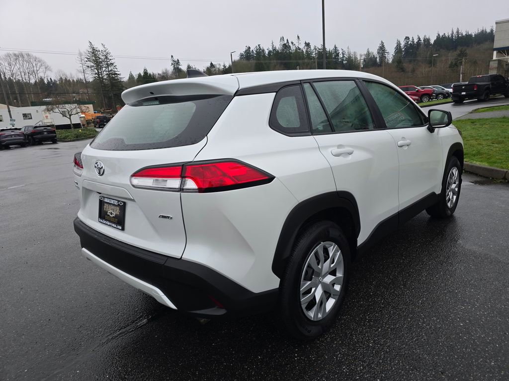 Used 2024 Toyota Corolla Cross L AWD/4WD image 3
