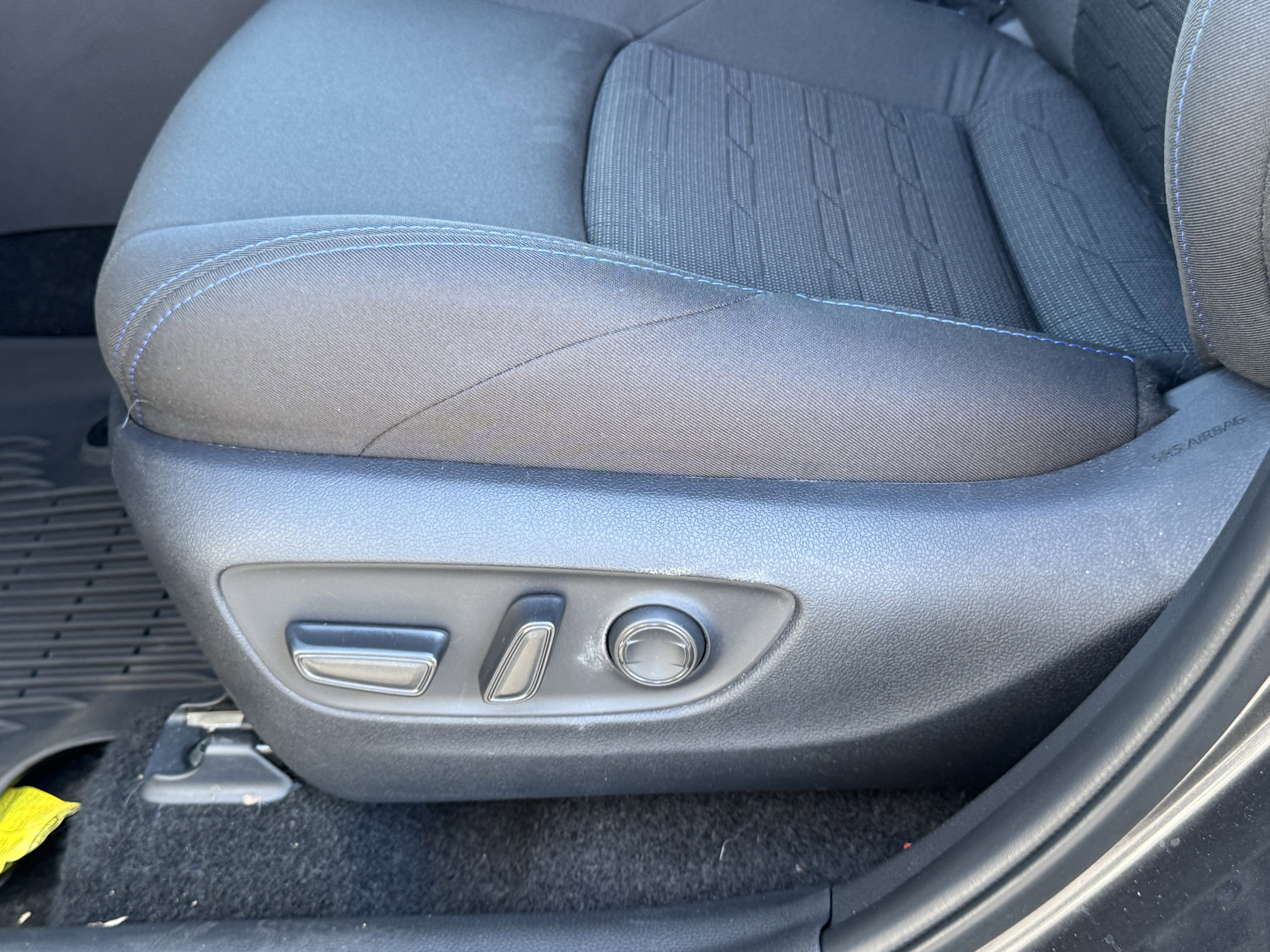 Used 2025 Toyota RAV4 SE image 27