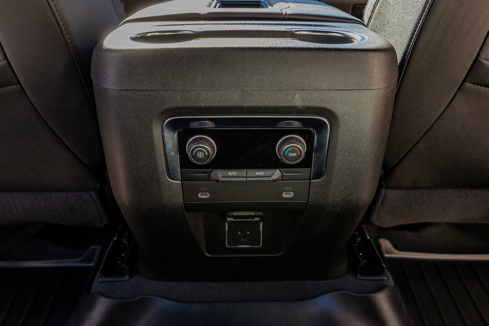 Used 2023 Chevrolet Tahoe RST AWD/4WD image 32