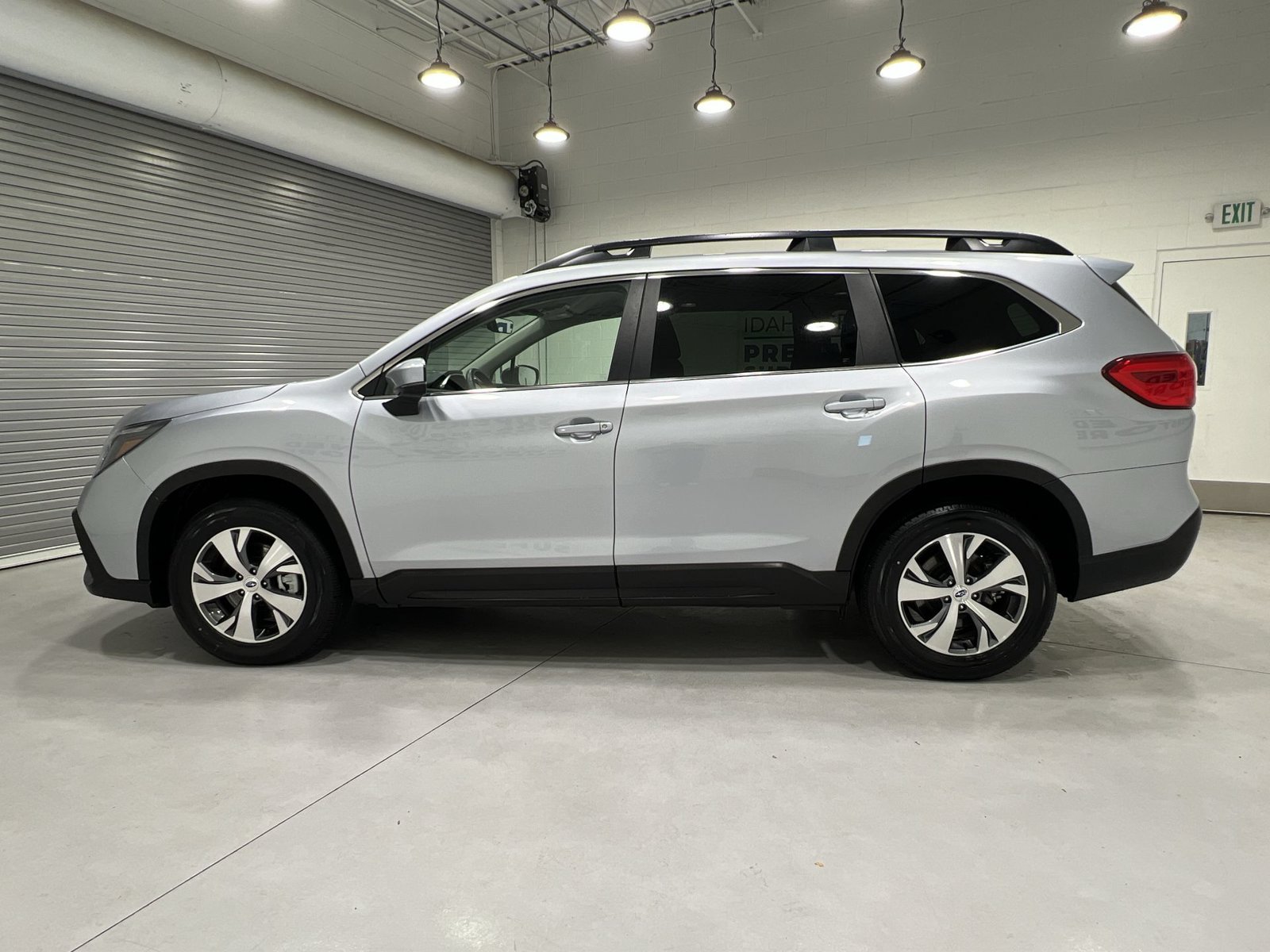 Used 2025 Subaru Ascent Premium AWD/4WD image 5